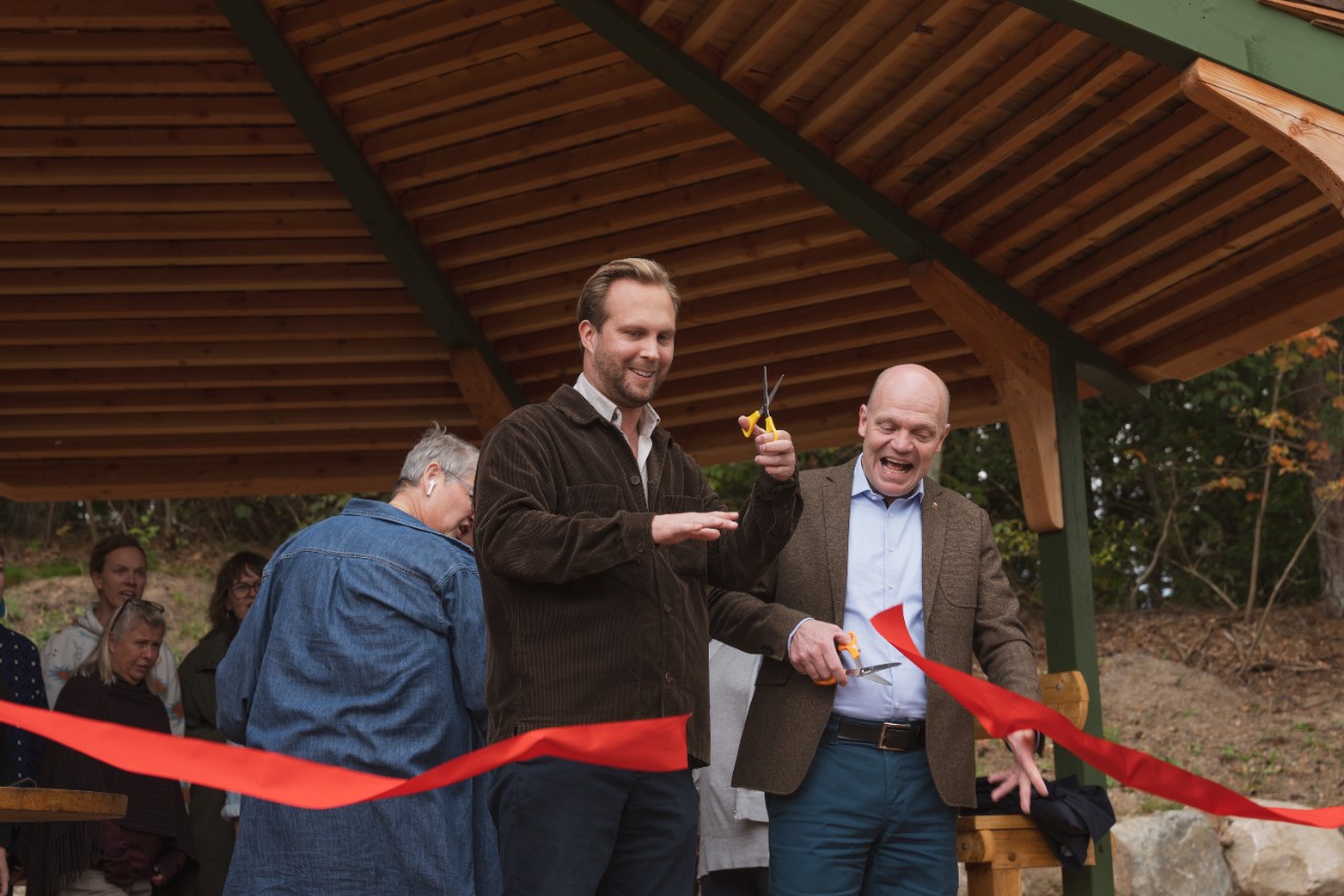 Skylt där det står Policylabb